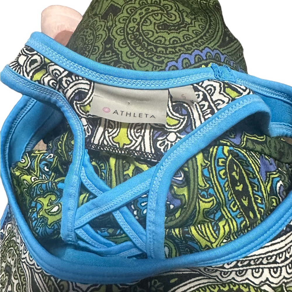 Athleta top paisley print in blue tones. Size S - Picture 4 of 11